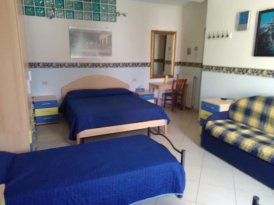 Al Centro Bed and Breakfast Fondi Exteriör bild